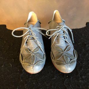 Blue leather and suede floral booties